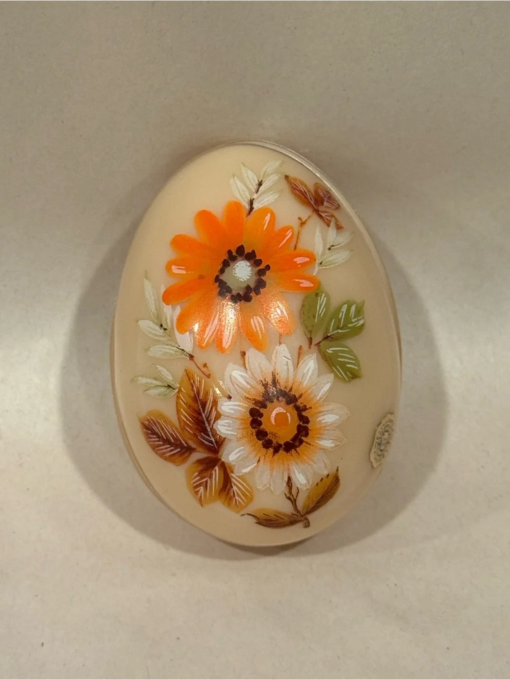 Vintage WESTMORELAND Handpainted Daisy Milk Glass Footed Peach Egg Trinket Box